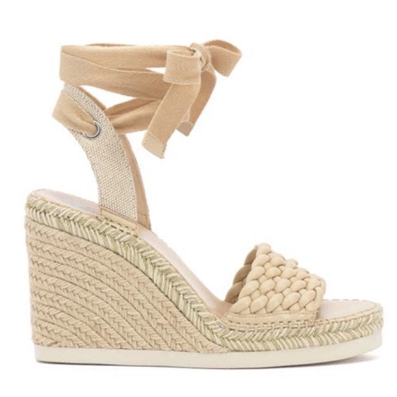 Vince Camuto Stylish Wedges, 5.5 - Picture 2 of 7